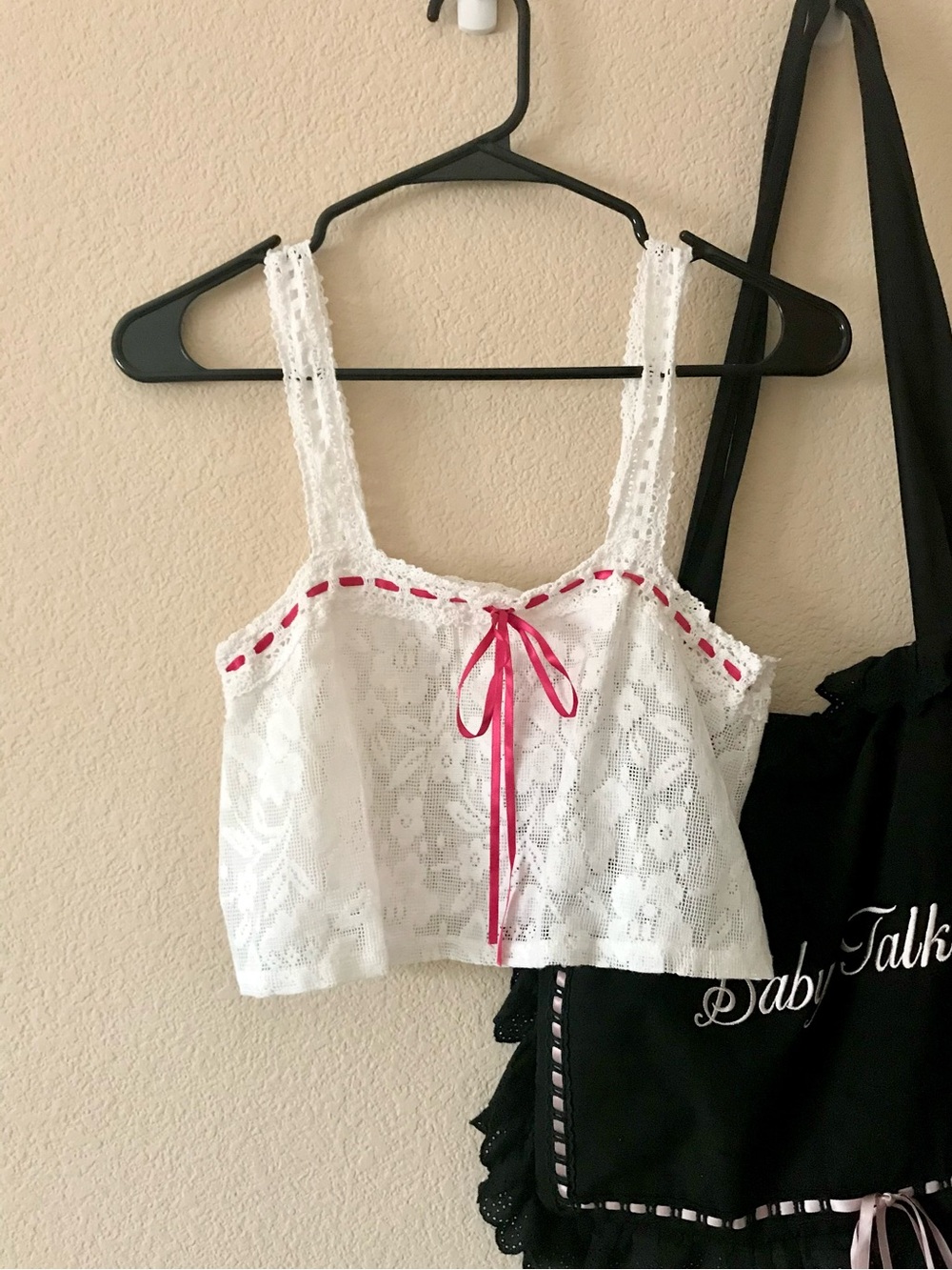 NWOT Millau White Crochet Lace Crop Top with Fuchsia Ribbon Accent